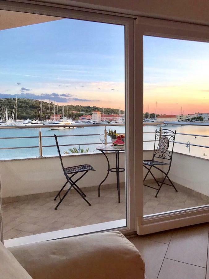Apartments Villa Marina โรกอซนิซา ภายนอก รูปภาพ